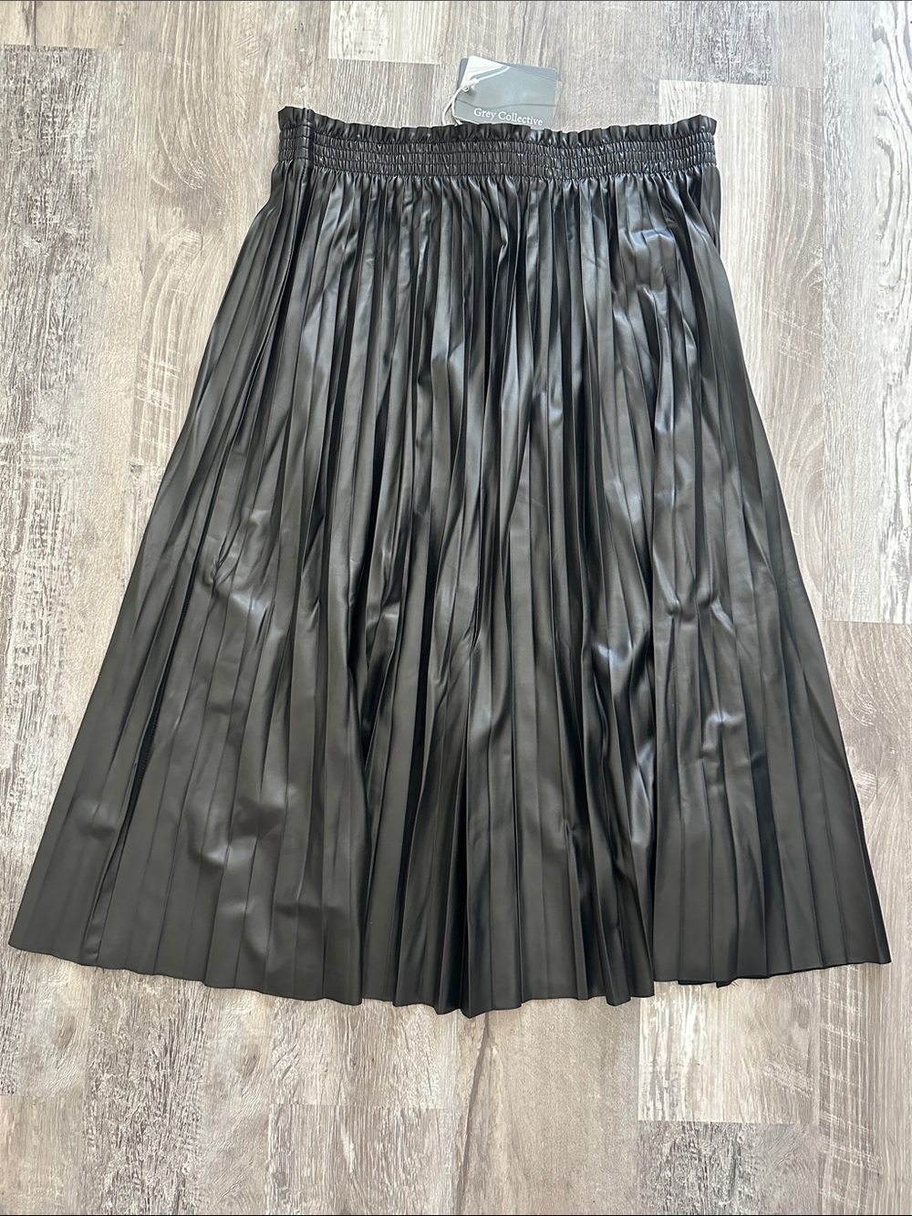 Pleated Faux Leather Midi Skirt - Black
